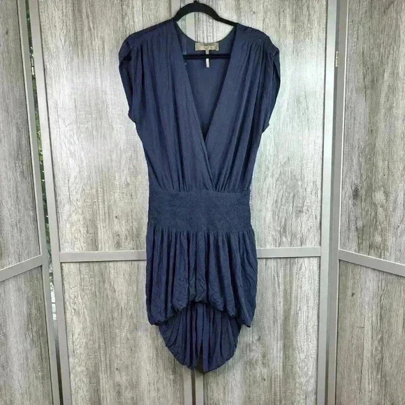 Max Azria Dress XS Deep V Neckline Tulip Hem Navy Designer - Picture 1 of 10